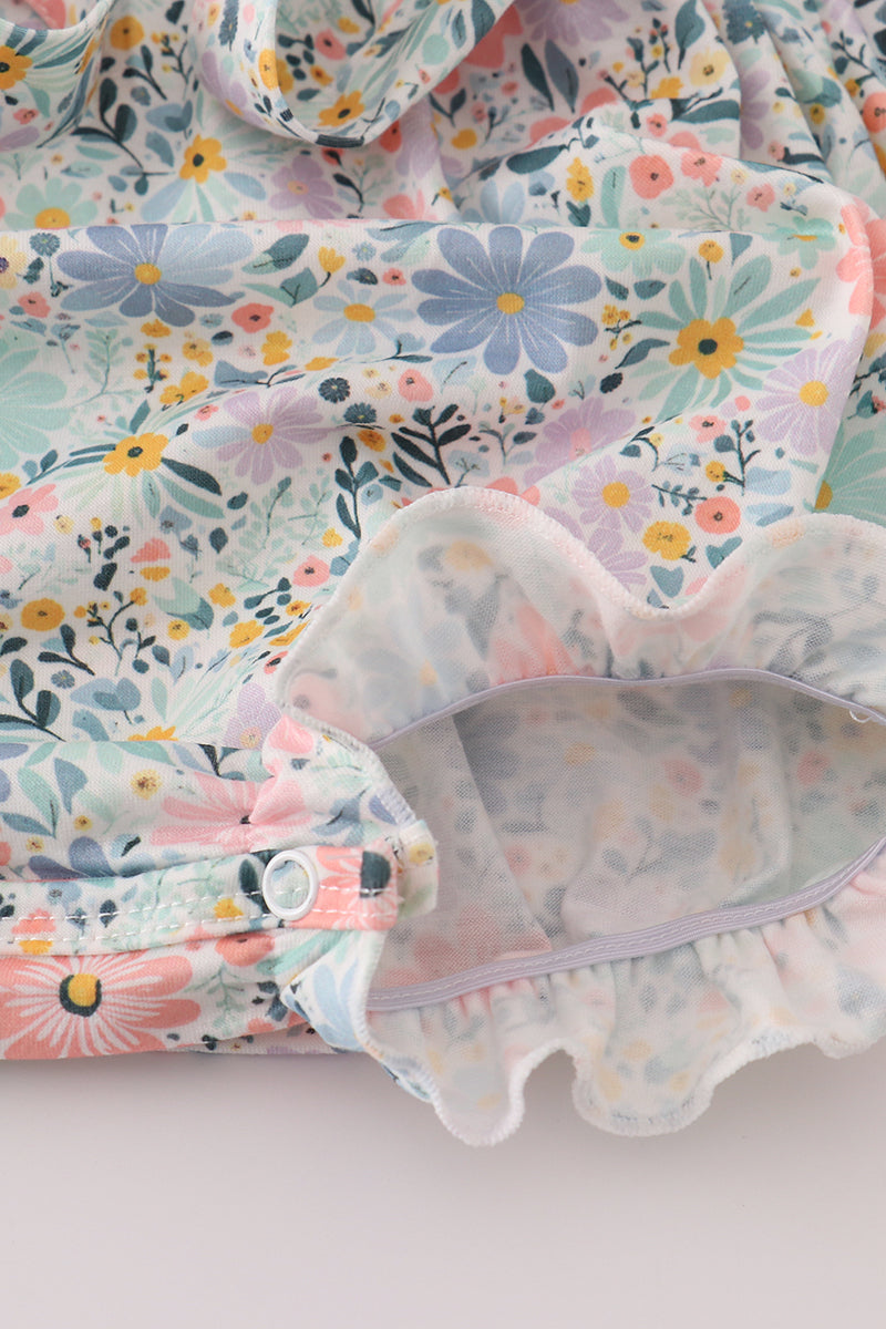 Pink floral character bubble