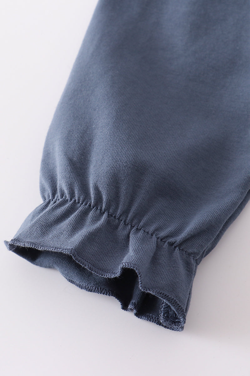 Hunting ruffle pants set