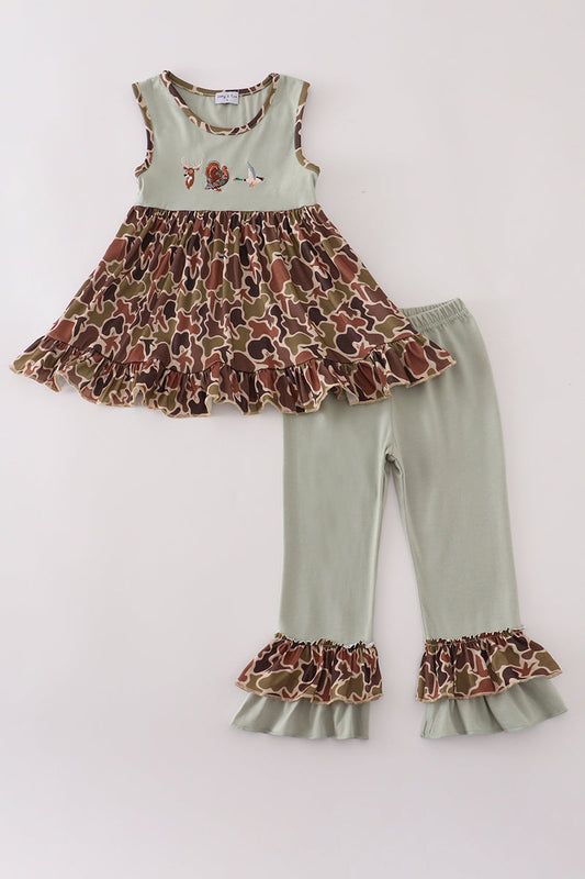 Camouflage hunting ruffle pants set