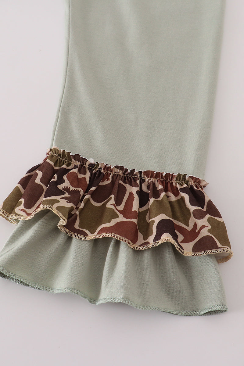 Camouflage hunting ruffle pants set