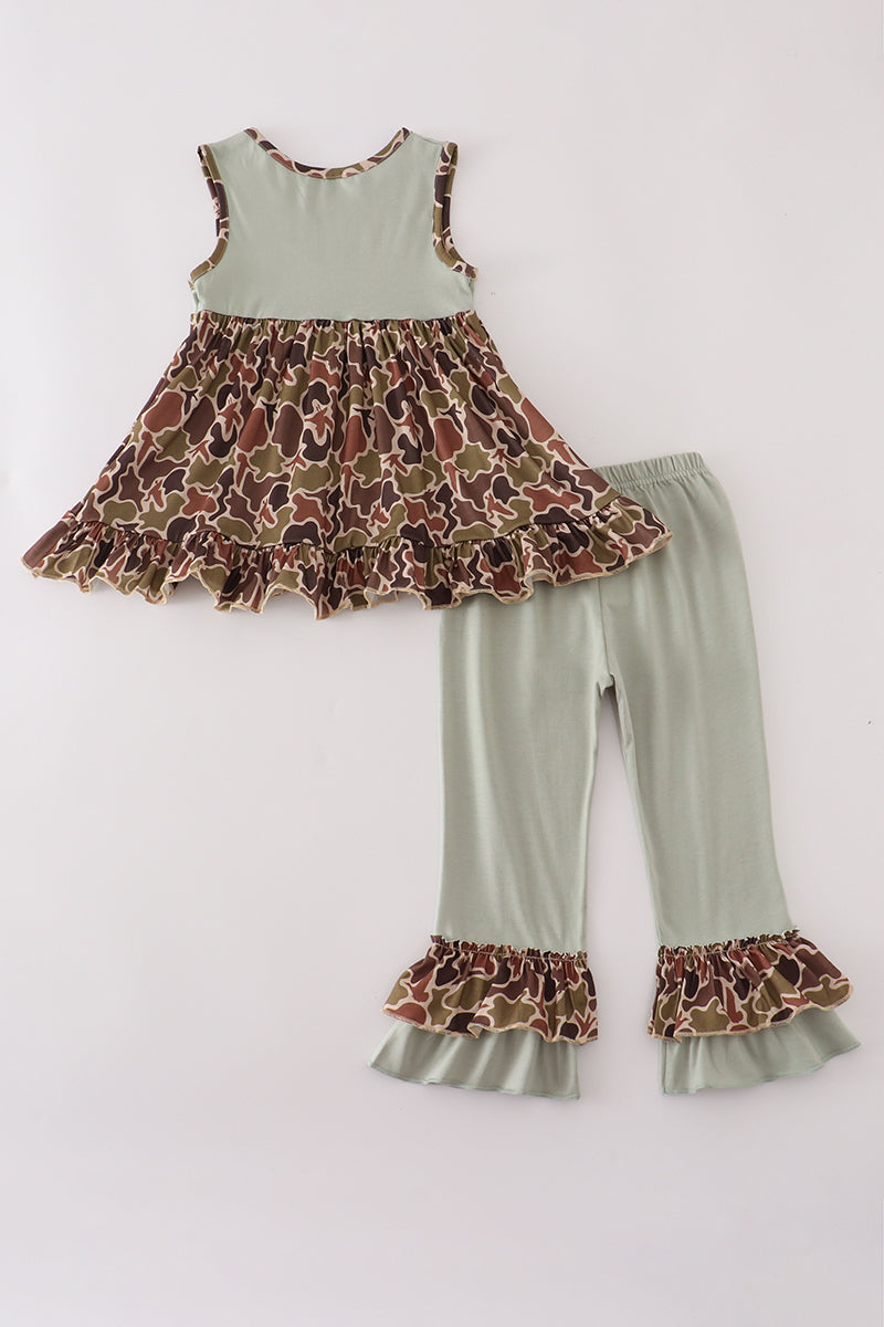 Camouflage hunting ruffle pants set